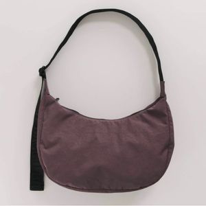 Baggu Medium Crescent Bag Peppercorn